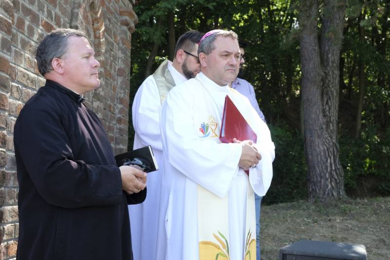 2021.06.30_Gödre felújított kálvária (30).JPG